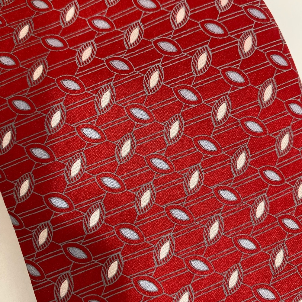 Red Silk Geometric Patterned Tie - Picture 4 of 6
